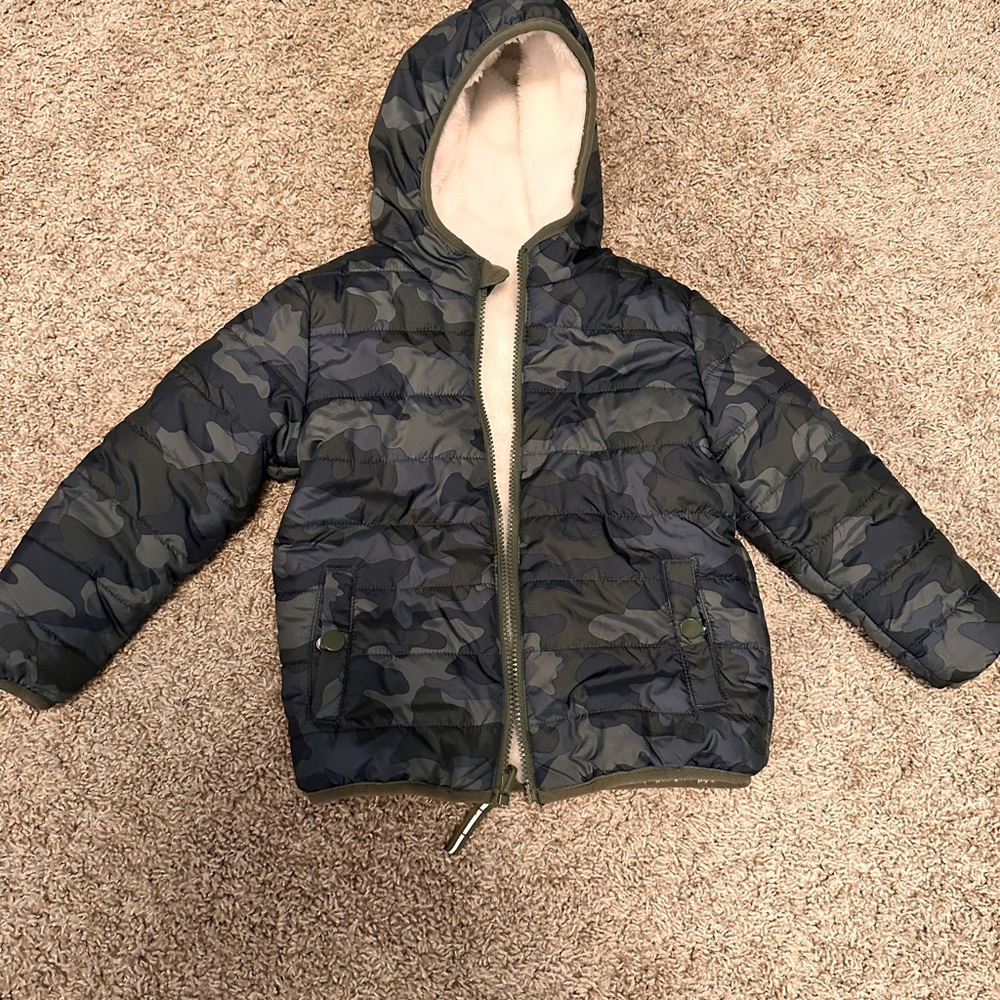 Reversible toddler puffer coat
